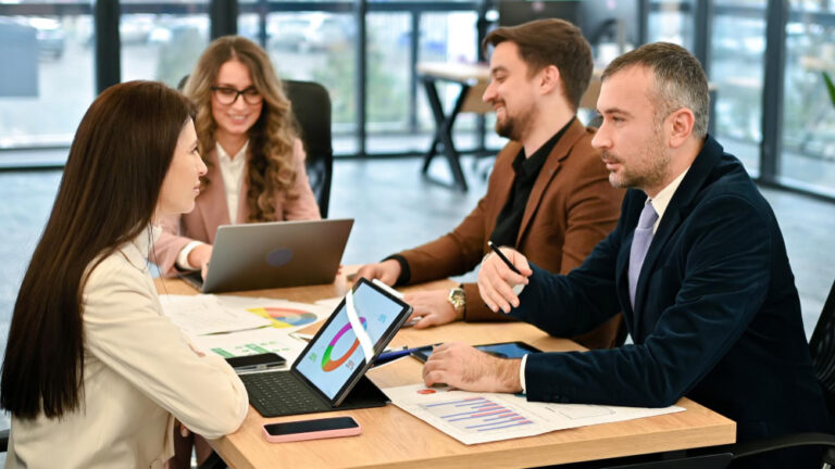 How Small Business Consulting Helps Companies Compete With Big Brands